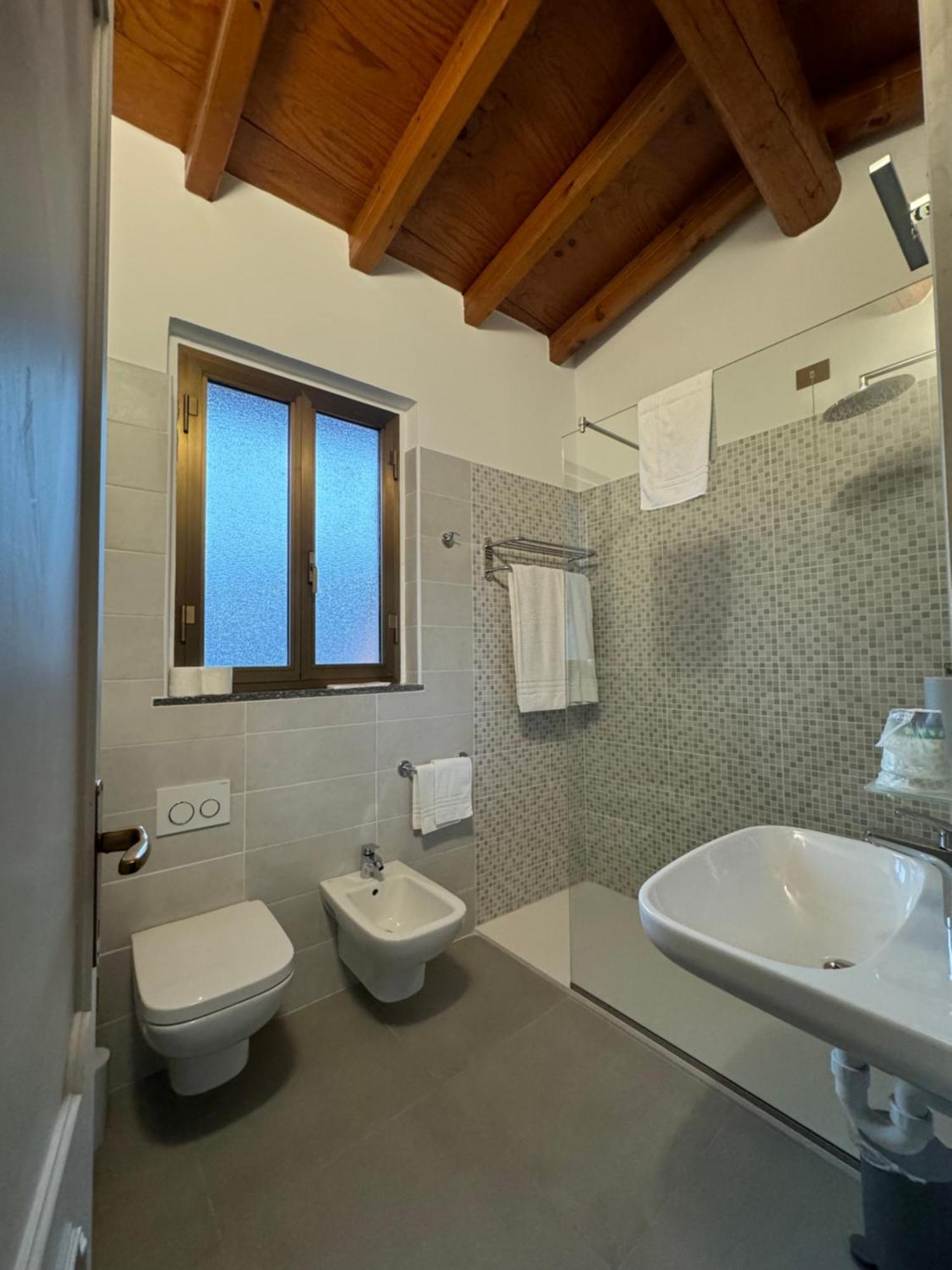 B&B Michelina Castiglione dʼIntelvi Exteriér fotografie