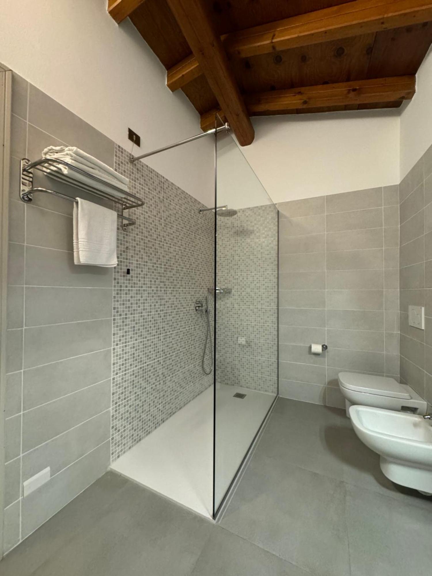 B&B Michelina Castiglione dʼIntelvi Exteriér fotografie